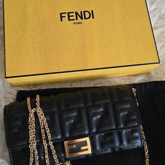 Fendi Chain wallet - Picture 2 of 10